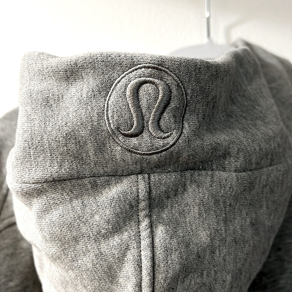 LIKE NEW! LULULEMON Scuba Oversized 1/2 zip in M/L heathered core medium grey - Picture 2 of 5